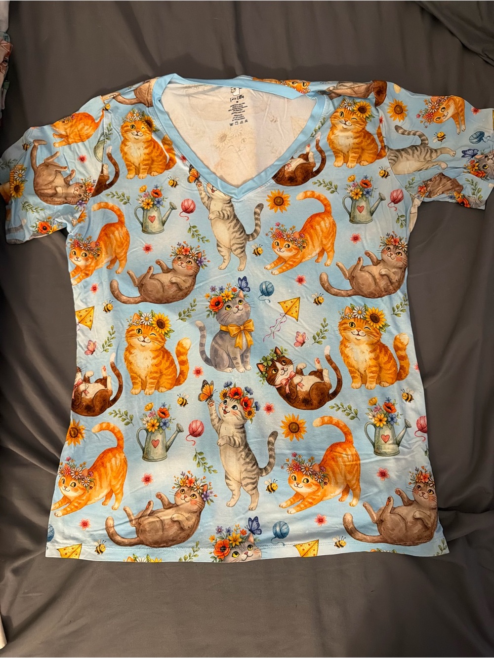 Lama Littles Whiskers & Wallflowers V Neck Short Sleeve Pajama Shirt Medium VGUC
